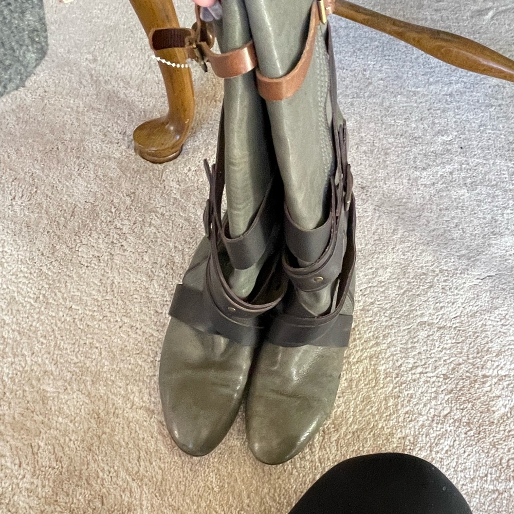 Chloe all leather gray with an olive overtone boots with brown straps.
